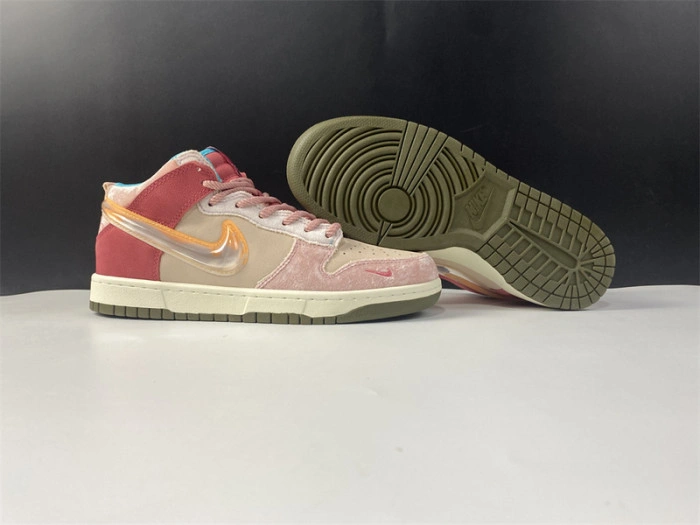 Social Status x Nk SB Dunk High Pro DJ1173-600