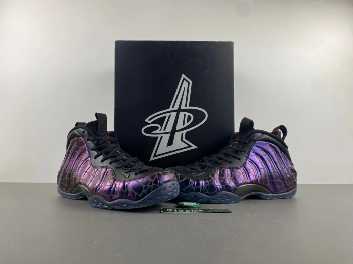 TEKKEN 8 x Nike Air Foamposite One “Kazuya Mishima”   FQ9050-400