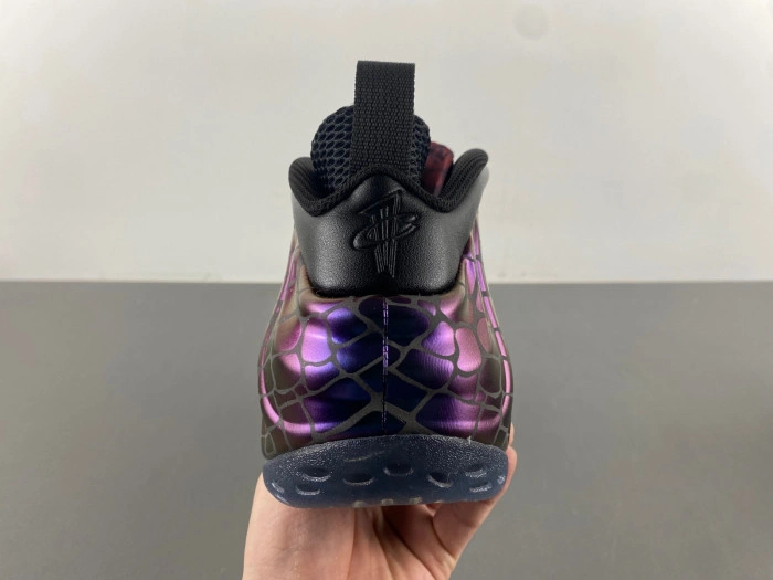 TEKKEN 8 x Nike Air Foamposite One “Kazuya Mishima”   FQ9050-400