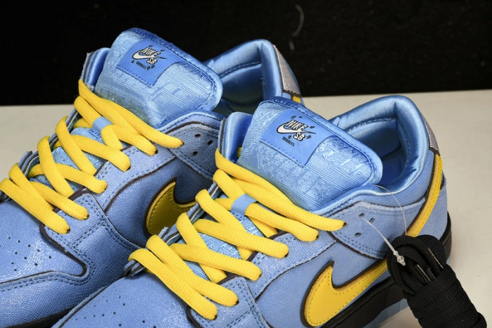 The Powerpuff Girls x Nk SB Dunk Low  FZ8319-400