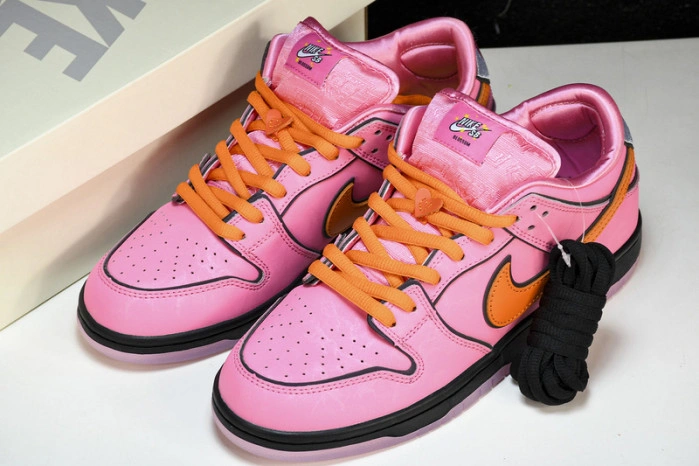 The Powerpuff Girls x Nk SB Dunk Low  FZ8319-600