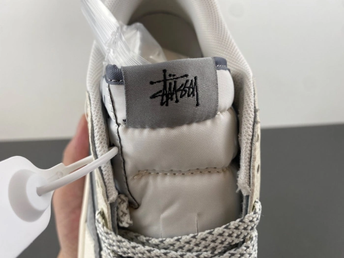 Travis Scott x Fragment Design x Jordan Air Jordan 1 Low    AJ-SJ2068-130