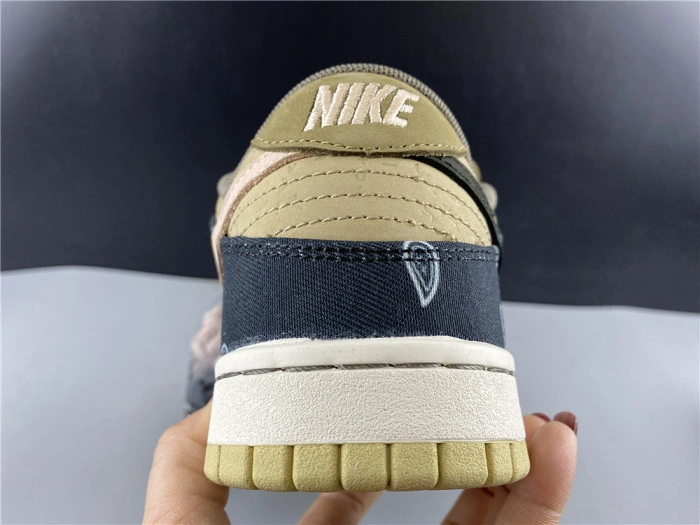 Travis Scott x Nike SB Dunk Low TS CT5053-001