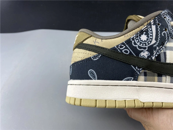 Travis Scott x Nike SB Dunk Low TS CT5053-001