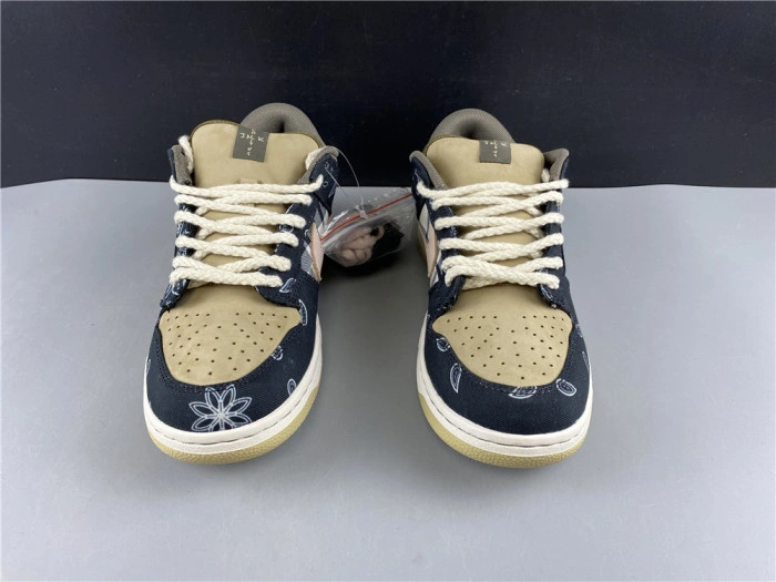Travis Scott x Nike SB Dunk Low TS CT5053-001