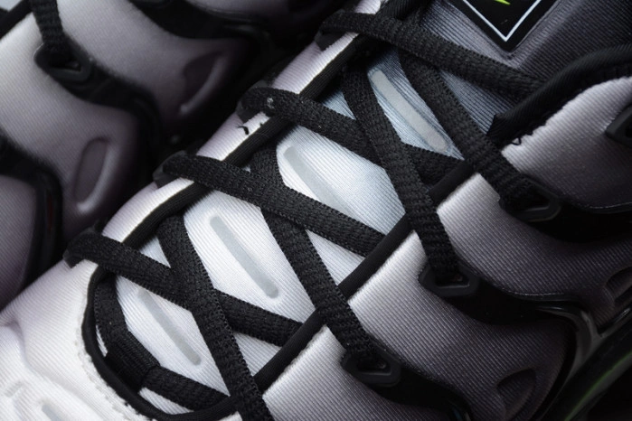VAPORMAX PLUS BLACK VOLT-WHITE 924453-009