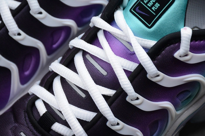 VAPORMAX PLUS WHITE FIERCE PURPLE 924453-101