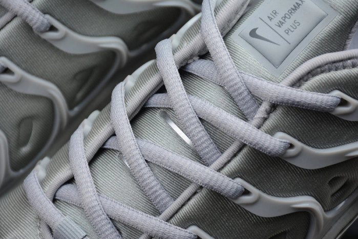 VAPORMAX PLUS WOLF GREY DARK SILVER OG00160