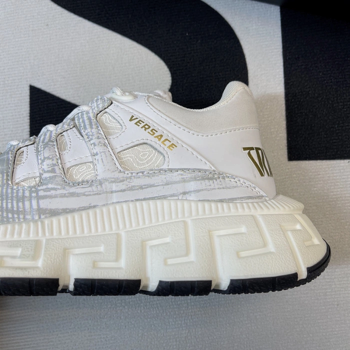 VERS SNEAKERS