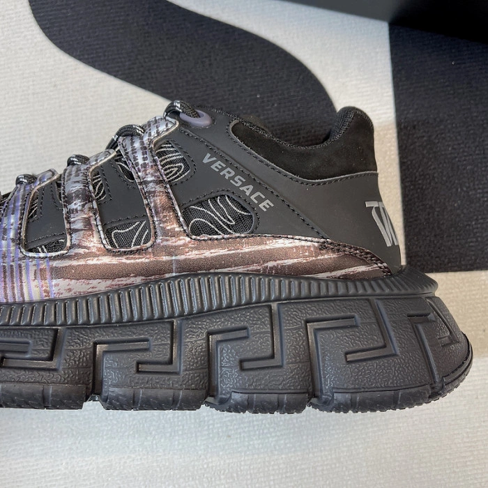 VERS SNEAKERS