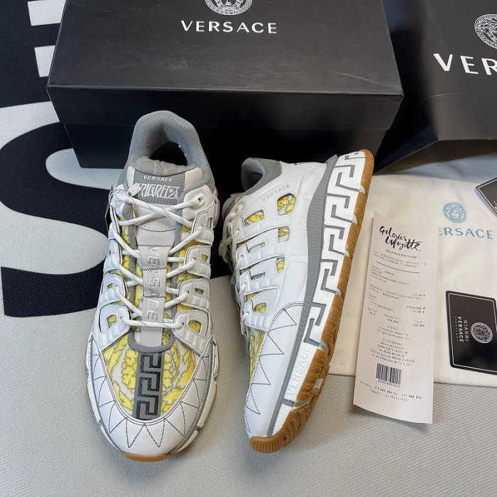 VERS SNEAKERS