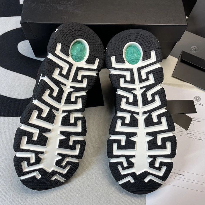 VERS SNEAKERS