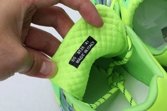 VERS SNEAKERS