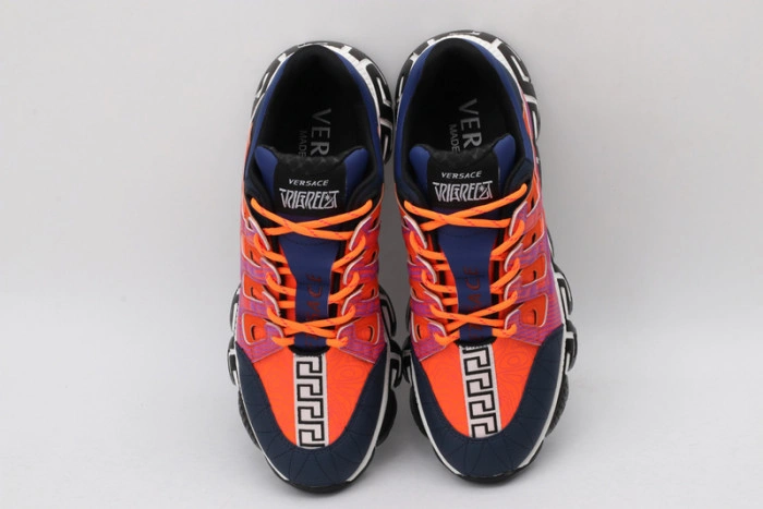VERS SNEAKERS