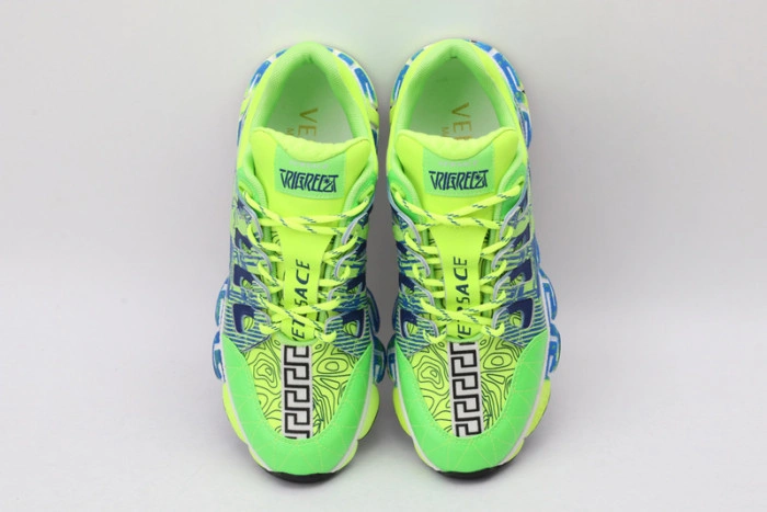 VERS SNEAKERS