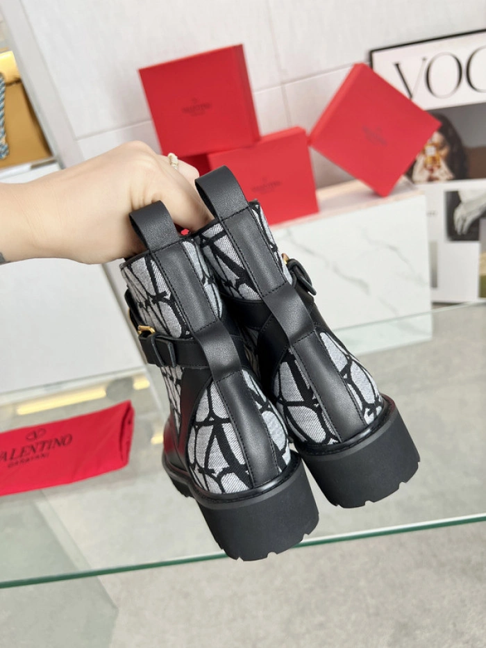 Va*lentino Boots