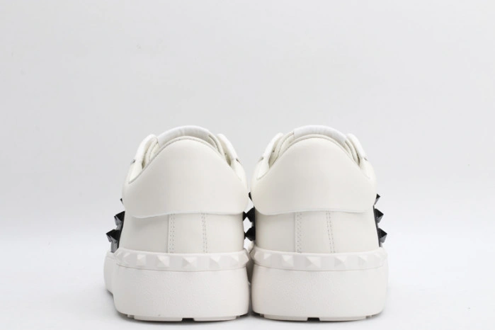 Va*lentino sneaker