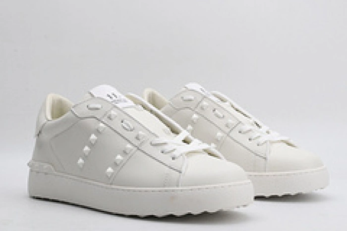 Va*lentino sneaker