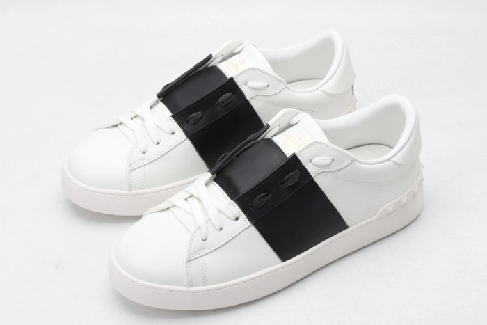 Va*lentino sneaker
