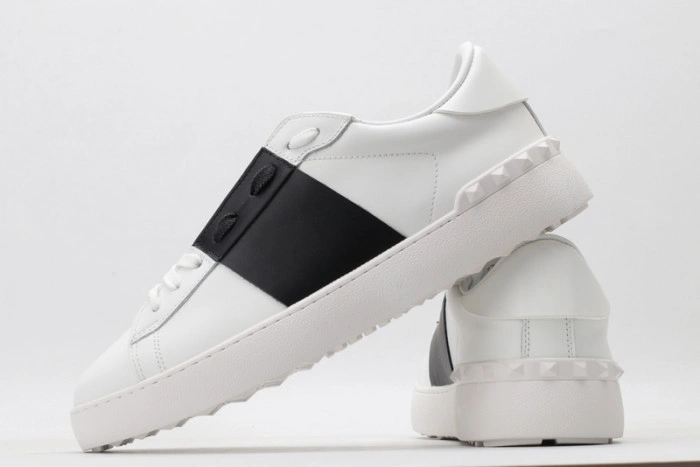 Va*lentino sneaker