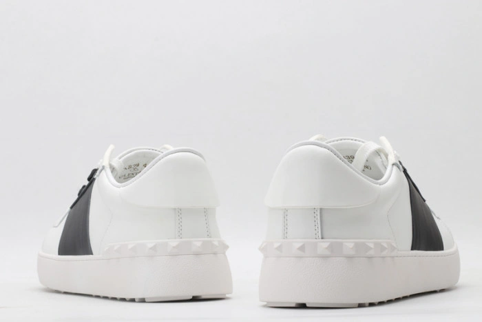 Va*lentino sneaker