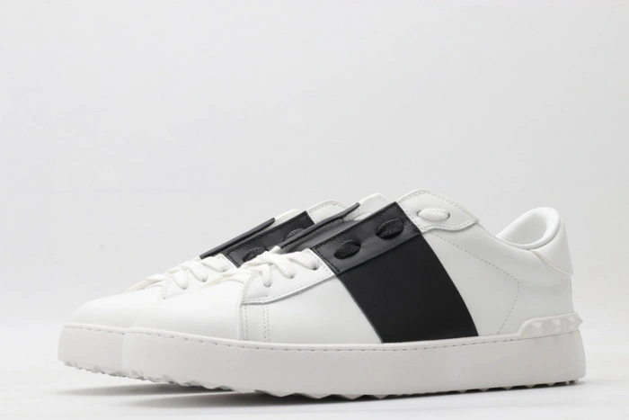 Va*lentino sneaker
