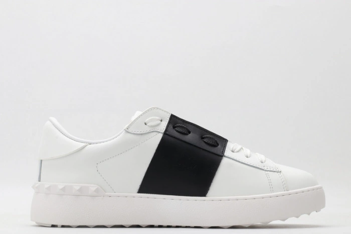 Va*lentino sneaker