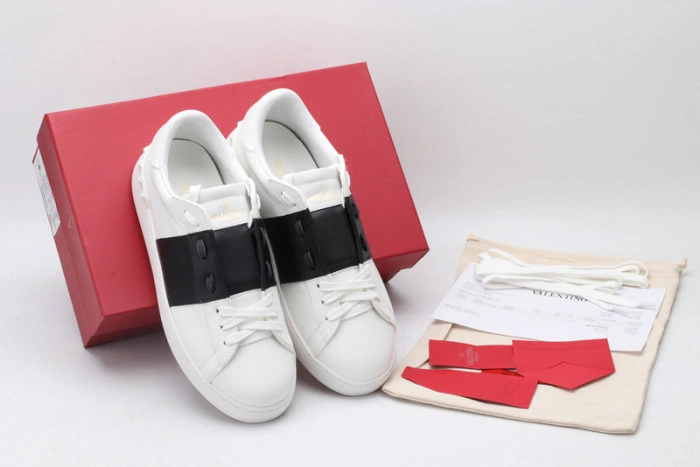 Va*lentino sneaker