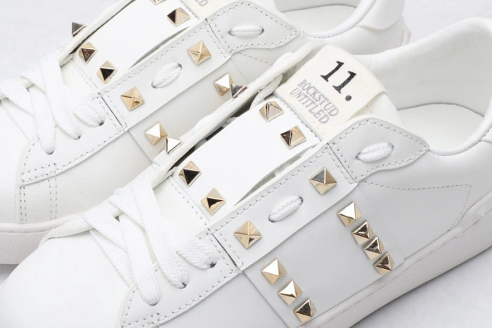 Va*lentino sneaker