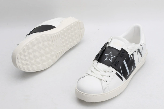 Va*lentino sneaker