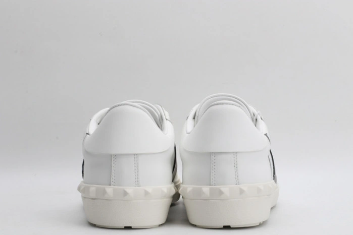 Va*lentino sneaker
