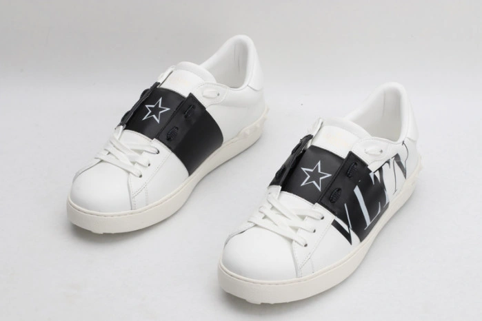 Va*lentino sneaker