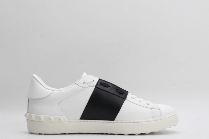 Va*lentino sneaker