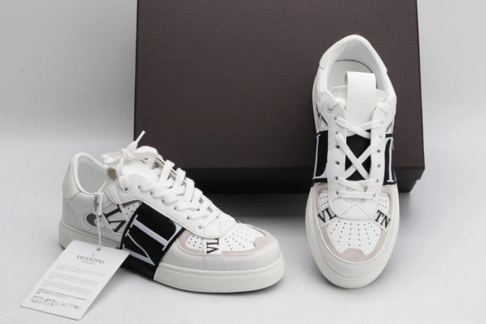 Va*lentino sneaker