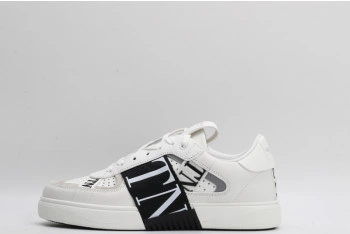 Va*lentino sneaker