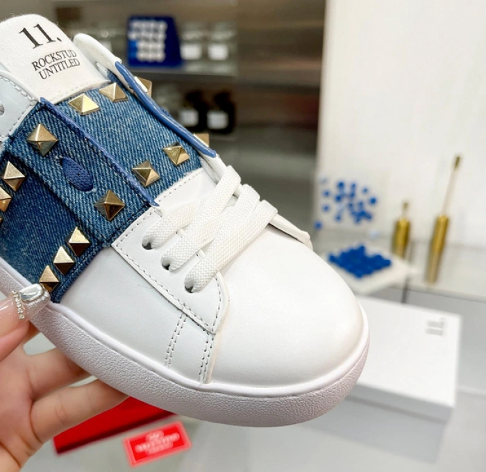 Va*lentino sneaker