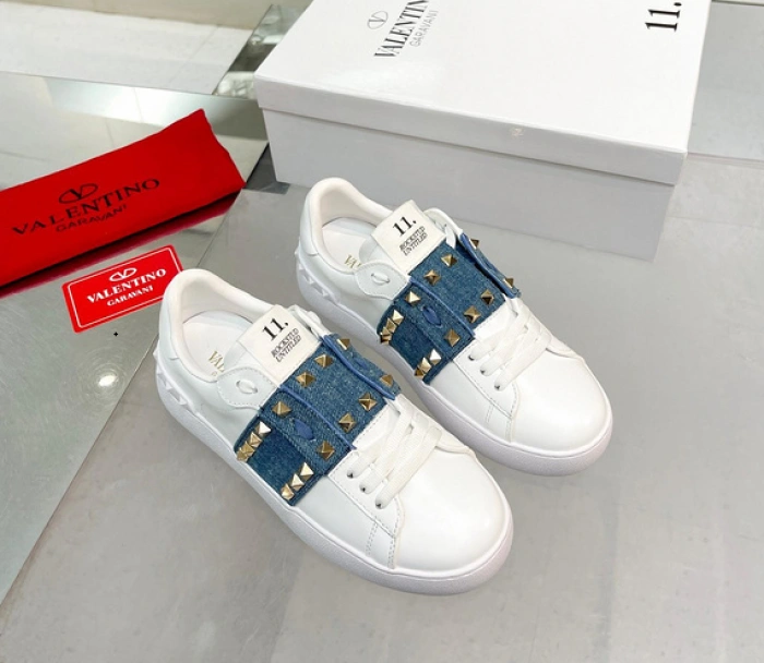 Va*lentino sneaker