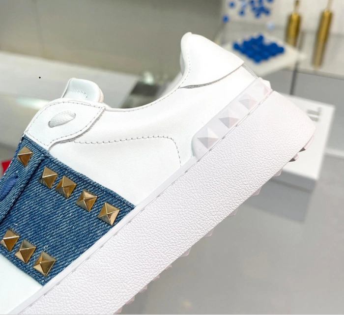 Va*lentino sneaker