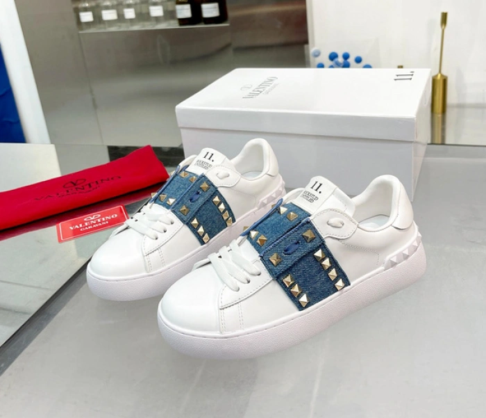 Va*lentino sneaker