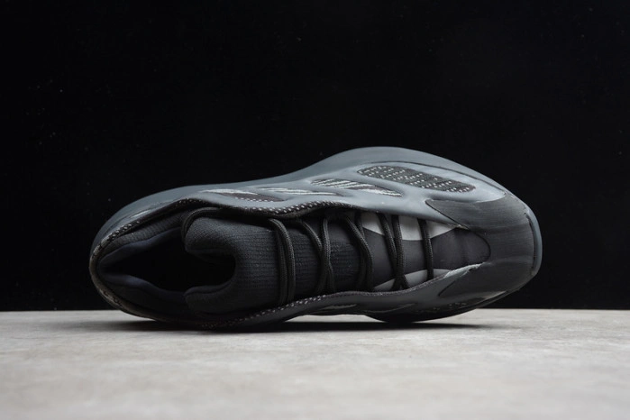 YEEZY 700 V3 GLOW IN THE DARK H67799