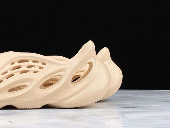 YEEZY FOAM RUNNER