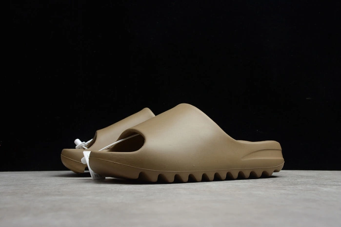 Yeezy Slide Earth Brown  FV8425
