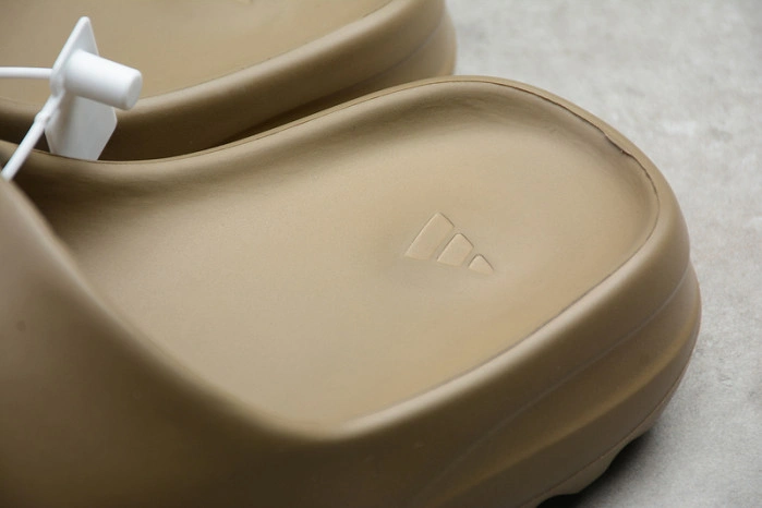 Yeezy Slide Earth Brown  FV8425