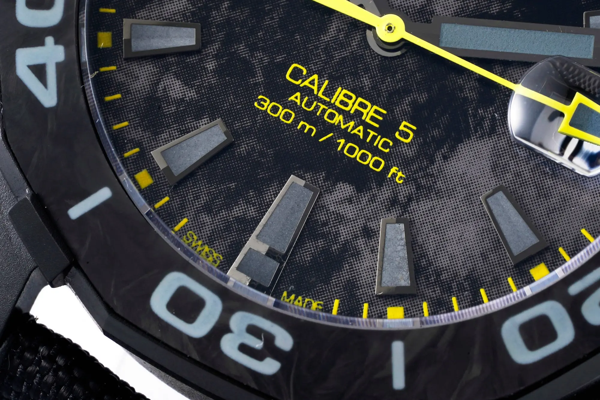 V6 Factory TAG Heuer Series Watch – Black Carbon Fiber Dial, Yellow Stitching Strap, Formal &  Style, SW200 Movement, Super Clone Replica Edition HighQuality 4099