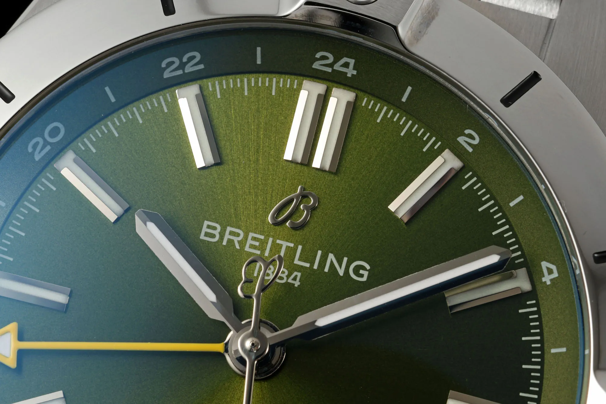 BLS Factory Breitling Superocean Automatic 42 Green Dial Stainless Steel Bracelet Men’s Watch Cozy 2676