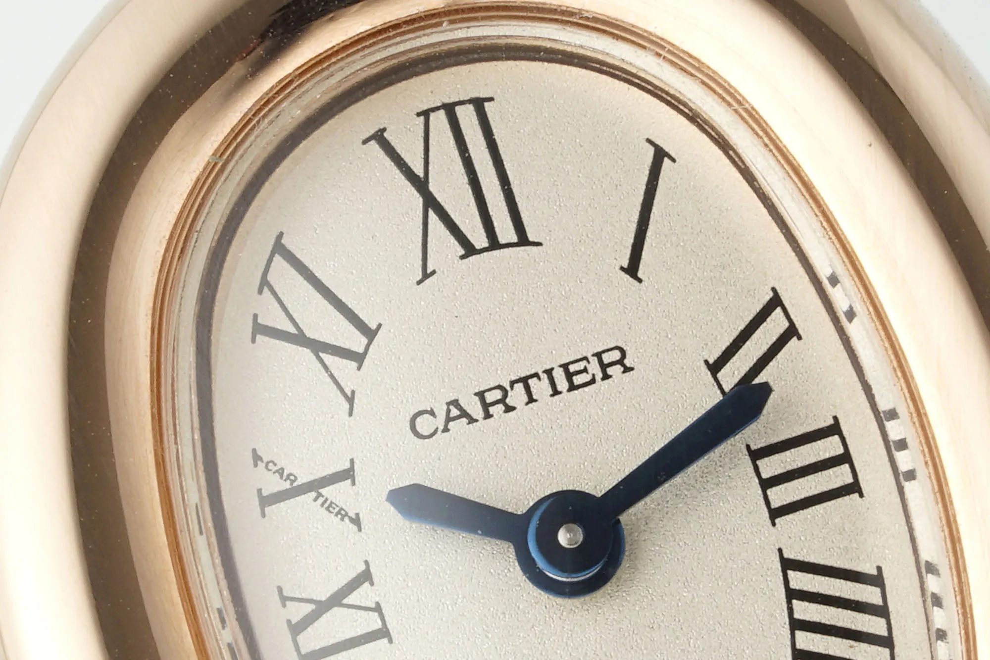Contemporary Cartier Baignoire Rose Gold Oval Dial Roman Numerals Women’s Quartz Watch 2851