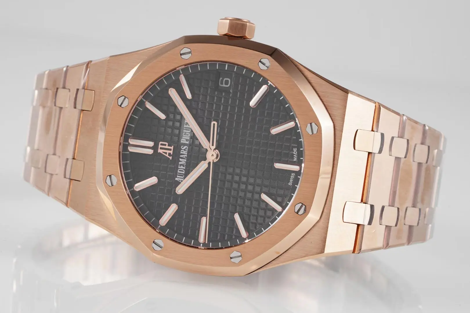 EasyMatch JH Factory Audemars Piguet Royal Oak 15500 Rose Gold Black Dial Super Clone Watch 1621