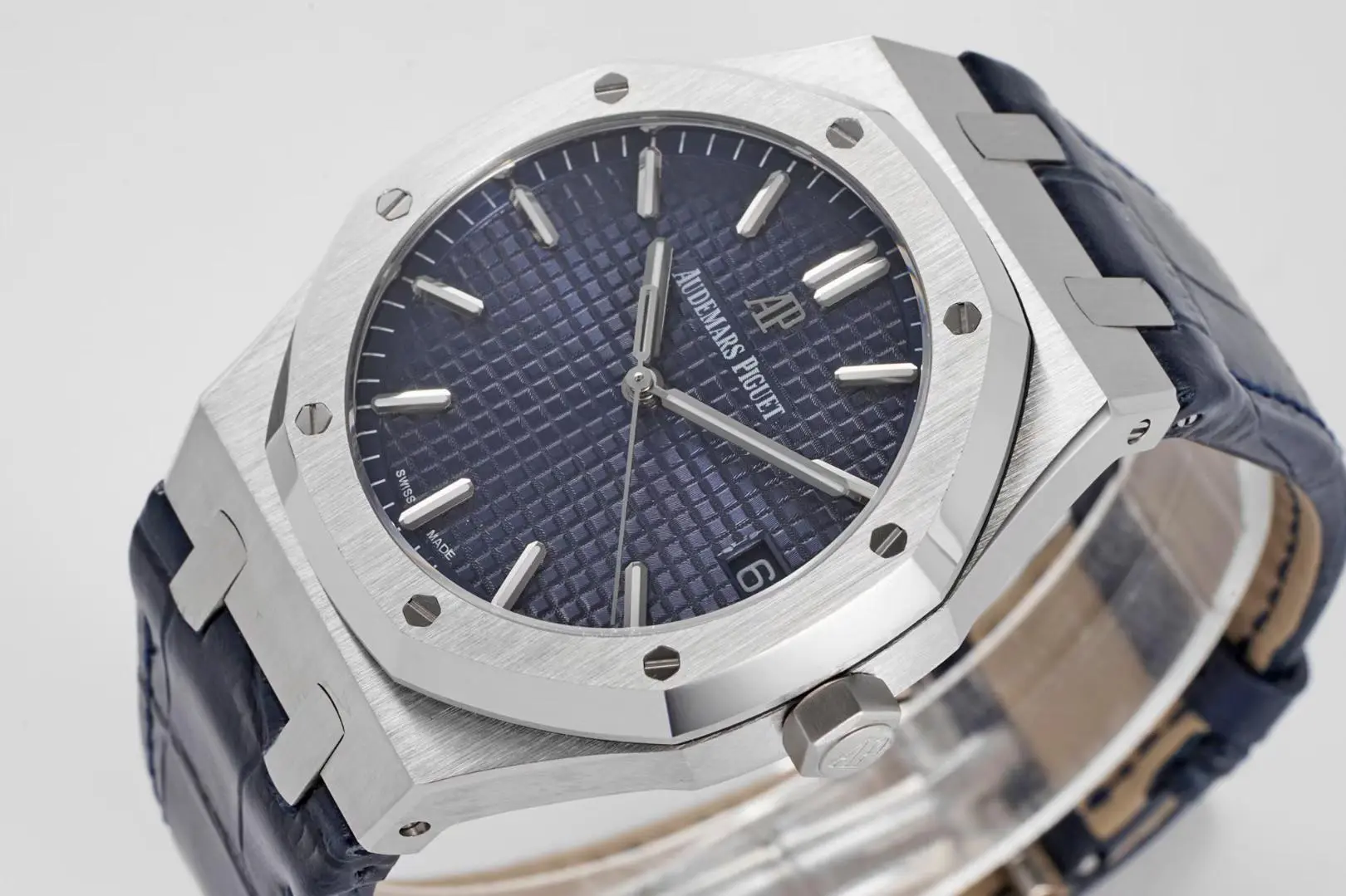 JH Factory Audemars Piguet Royal Oak 15500 Blue Leather Super Clone Watch Effortless 1572