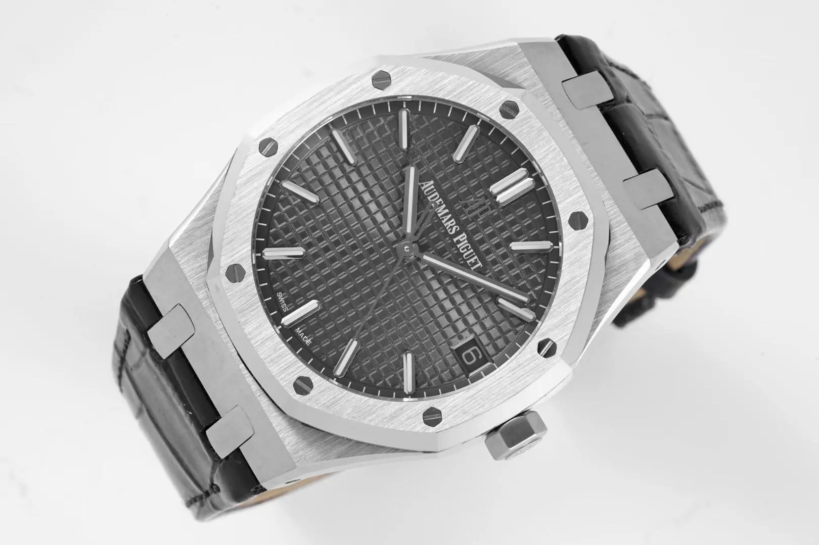 Reliable KZ Factory Audemars Piguet Royal Oak 15500 Black Dial Super Clone Watch 1590