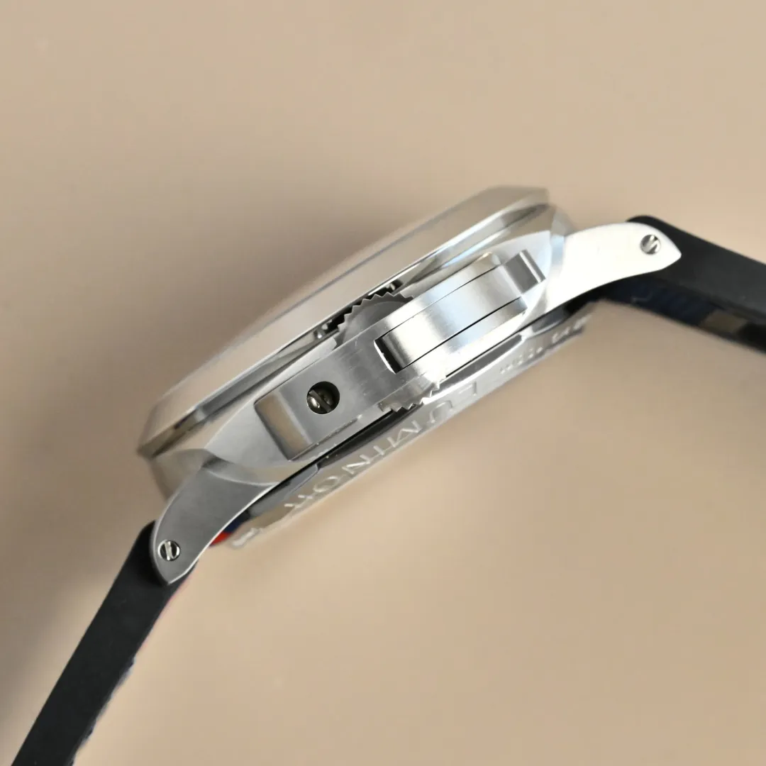 Panerai Luminor Luna Rossa Blue Dial Automatic Men’s Watch with Navy Fabric Strap and Red Accents Breathable 815